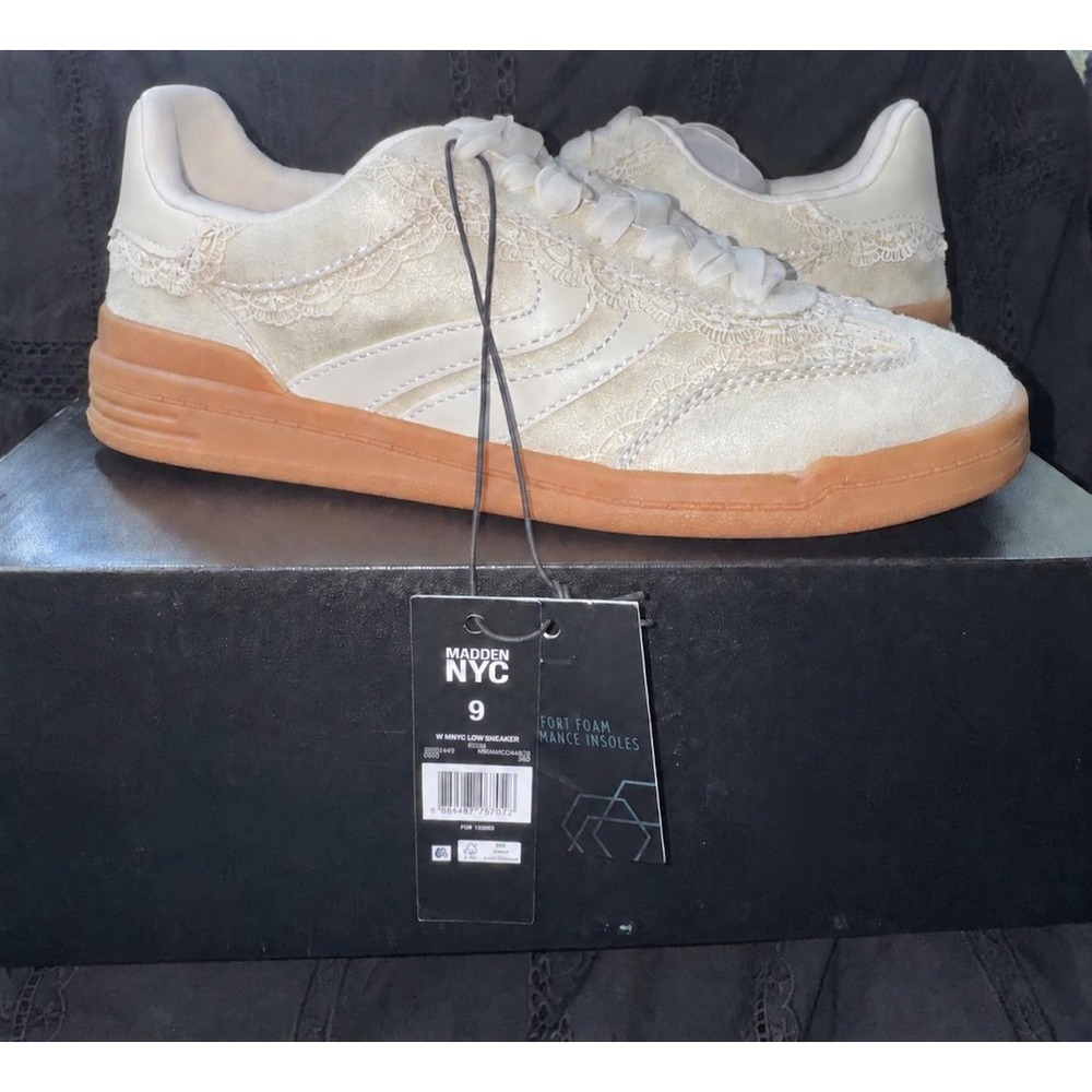 Madden NYC Women Bone Lace Low Top Sneakers Comfort Foam Size 9